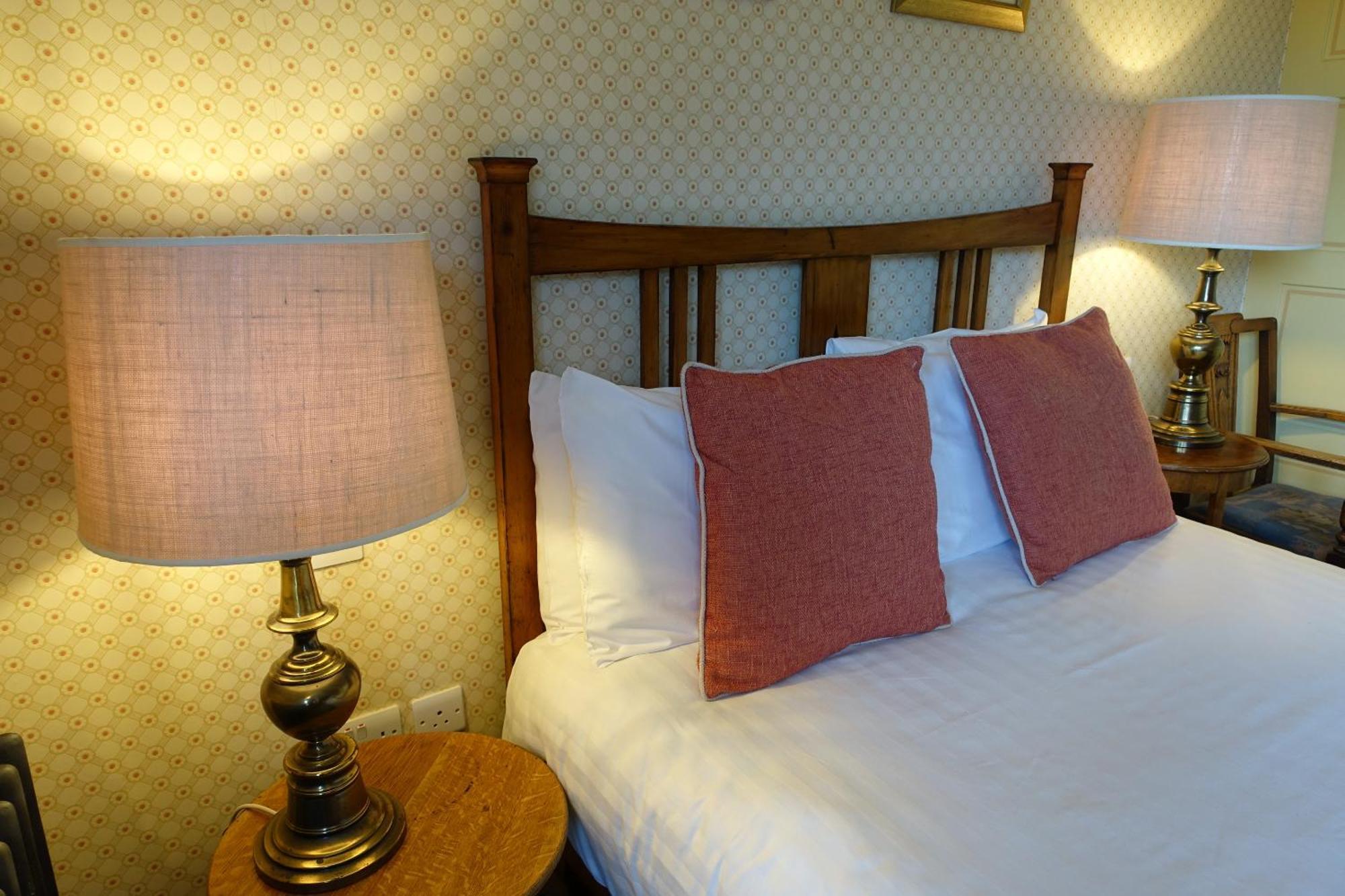 One Holyrood Hotel & Cafe Newport  Szoba fotó